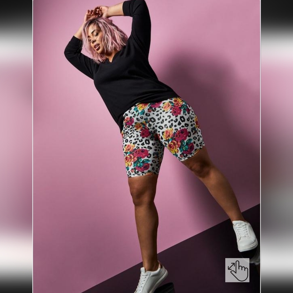 Torrid x Betsey Johnson White Leopard Floral Bike Short